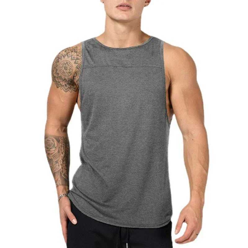 Bodybuilding vest mens cotton gym clothing fitness sleeveless T-shirt summer sportswear casual sports muscle vestW240718