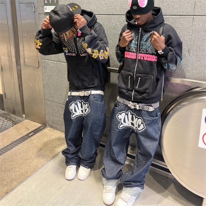 Y2K mens street jeans with printed letters black retro pants Harajuku fashion casual loose mens rock wide leg pocket jeans 240829