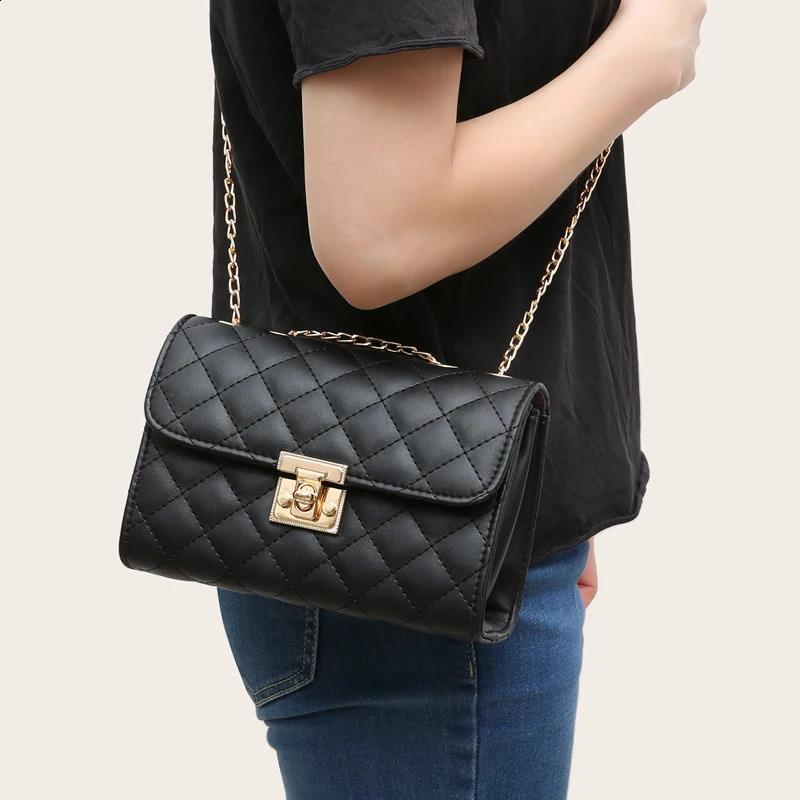 Lingge Chain Small Square Bag Lock Shoulder Cross Bag Texture 240830