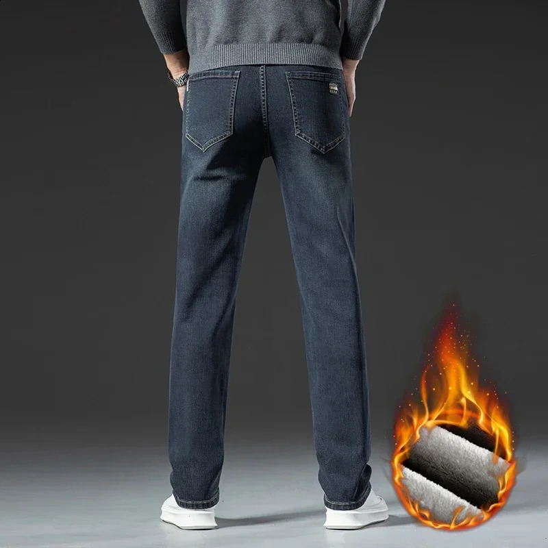 Winter Brushed Jeans Men Fashion Flannel Thickened Straight Elastic Pants Slim Retro Male Clothing Denim Trousers 240826Z