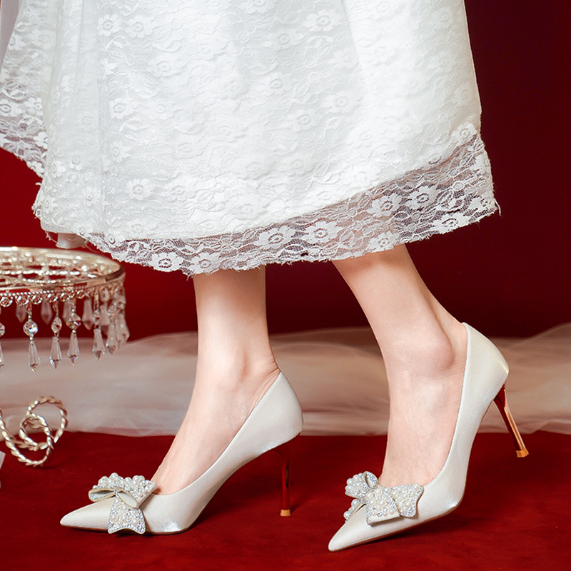 Luxury Pearl Bowknot Wedding Bridal Shoes for Women 2023 Sexy Pointed Toe Stiletto Heel Pumps Woman Beige Satin High Heels Shoes Y241008