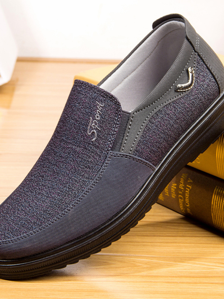 2023 Canvas Shoes Men Classic Loafers Men Casual Shoes Breathable Walking Flat Men Shoes Sneakers Plus Size