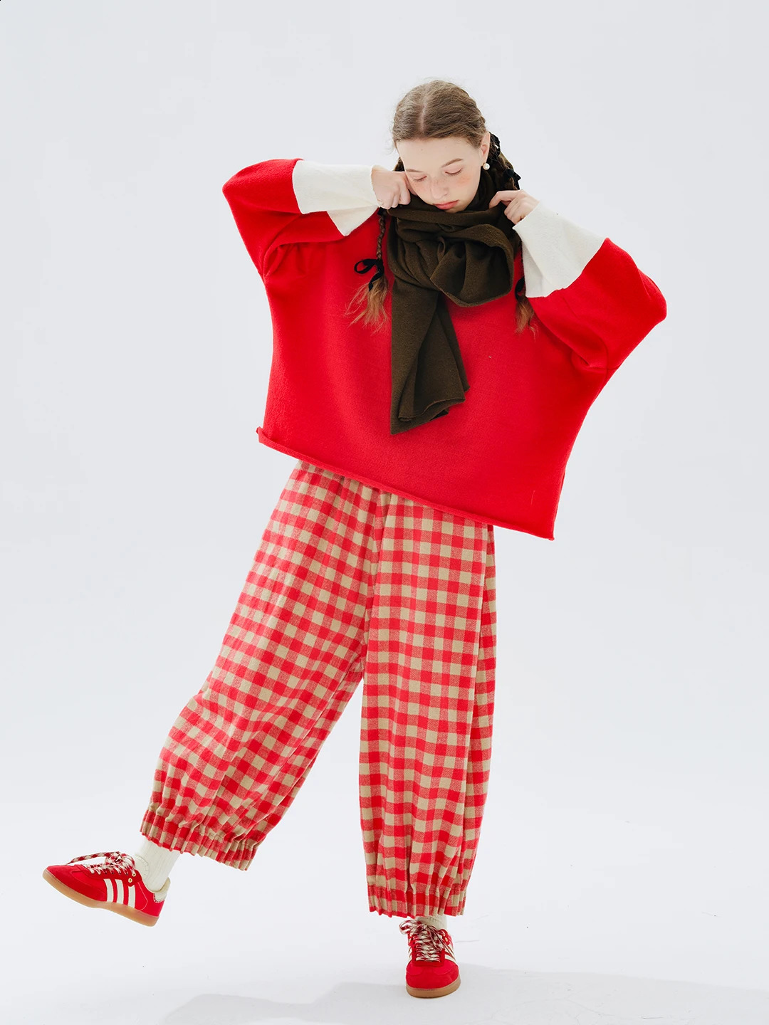 IMAKOKONI Original n Autumn Winter Warm Round Neck Pull Down Long Sleeve Sweater Rolling Edge Soft Top 234344 240827