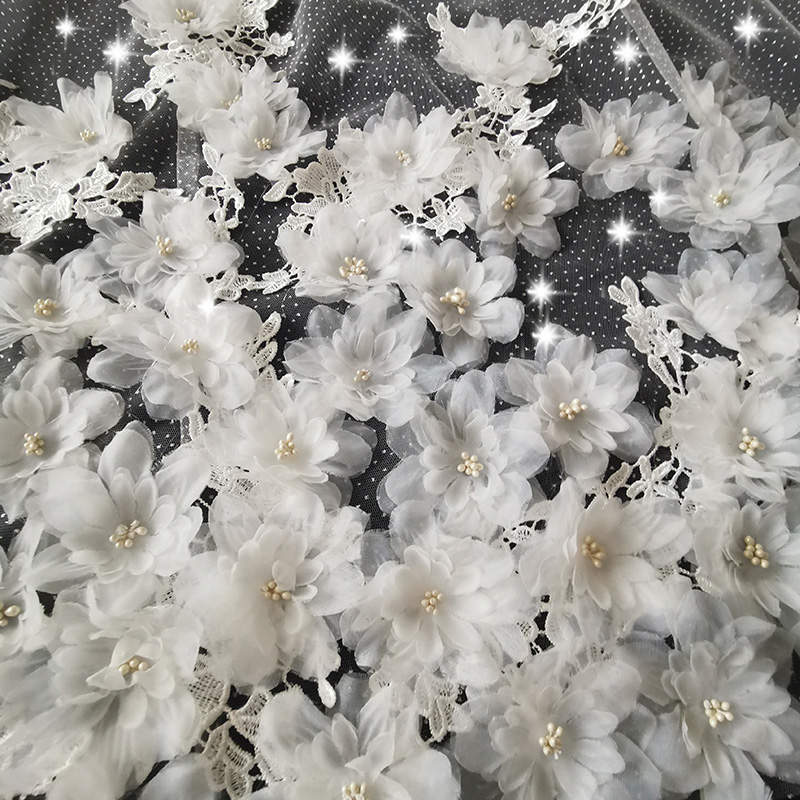 3D Flowers Wedding Veil Appliques One Layer Long Cathedral Length Veils Applique Edge With Comb Custom Made High Quality