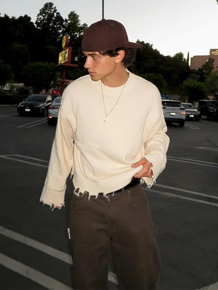 Round neck sweater mens tassel warm knit floral spring and autumn high street tear loose mens street clothing 240829