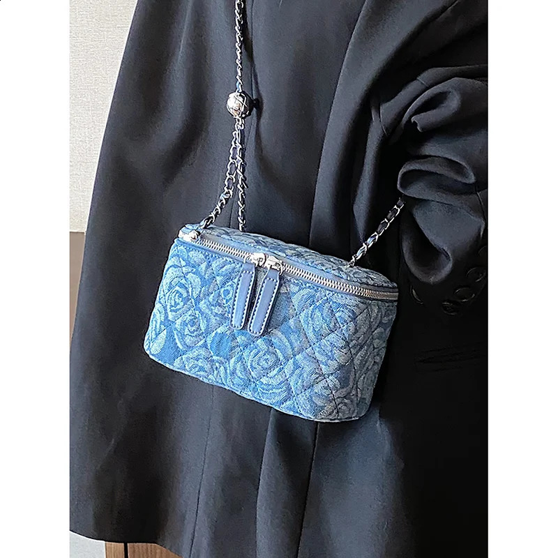 Light y printed denim cross body with a sense of for women style checkered small square casual mini bucket bag 240830 3248