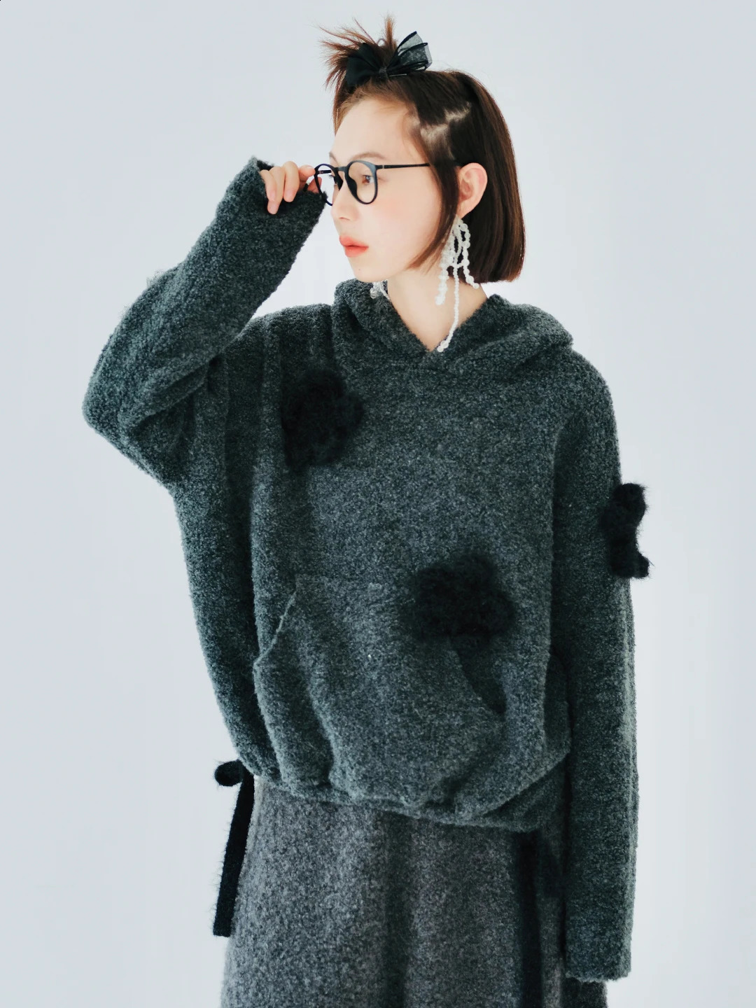 IMAKOKONI Original n Hoodie Long Sleeve Pull Knitted Flower Embroidered Pocket Top for Women 223783 240827