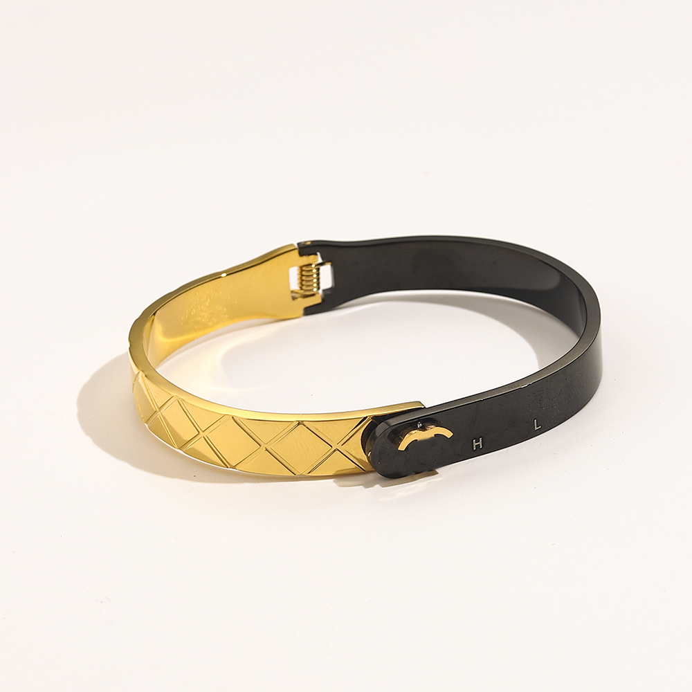 Luxury Bracelet designer Stainless Steel Bangle Cuff Classic Bracelets Designer Women Party Gift Jewelry Accessories