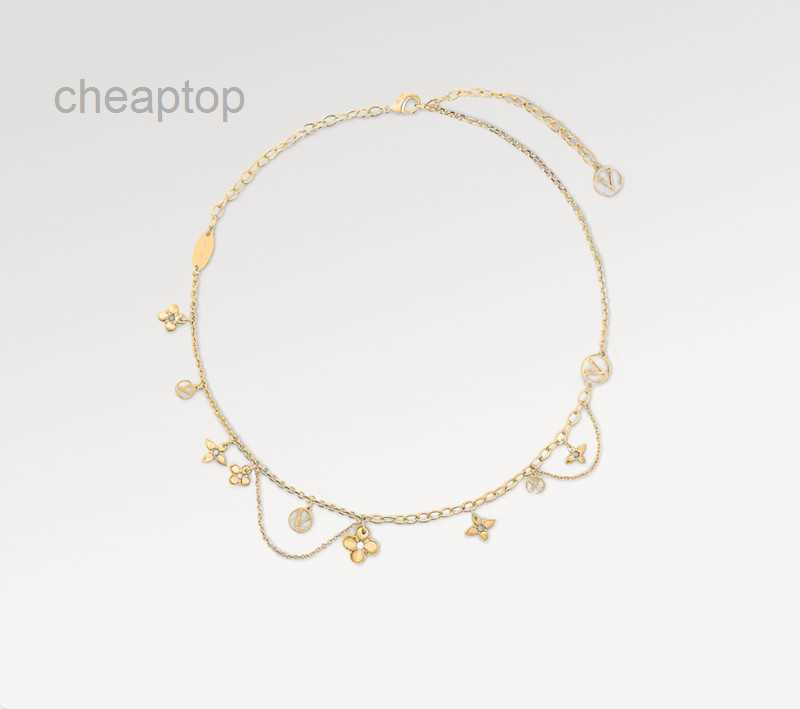 Designer Fashion Old Flower Pendant Necklaces 18K Gold Plated Color Letter Choker Necklaces For Women Pendant Jewelry Gift