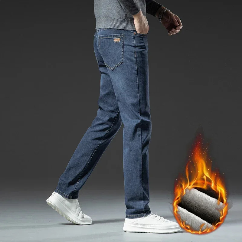 Winter Brushed Jeans Men Fashion Flannel Thickened Straight Elastic Pants Slim Retro Male Clothing Denim Trousers 240826Z
