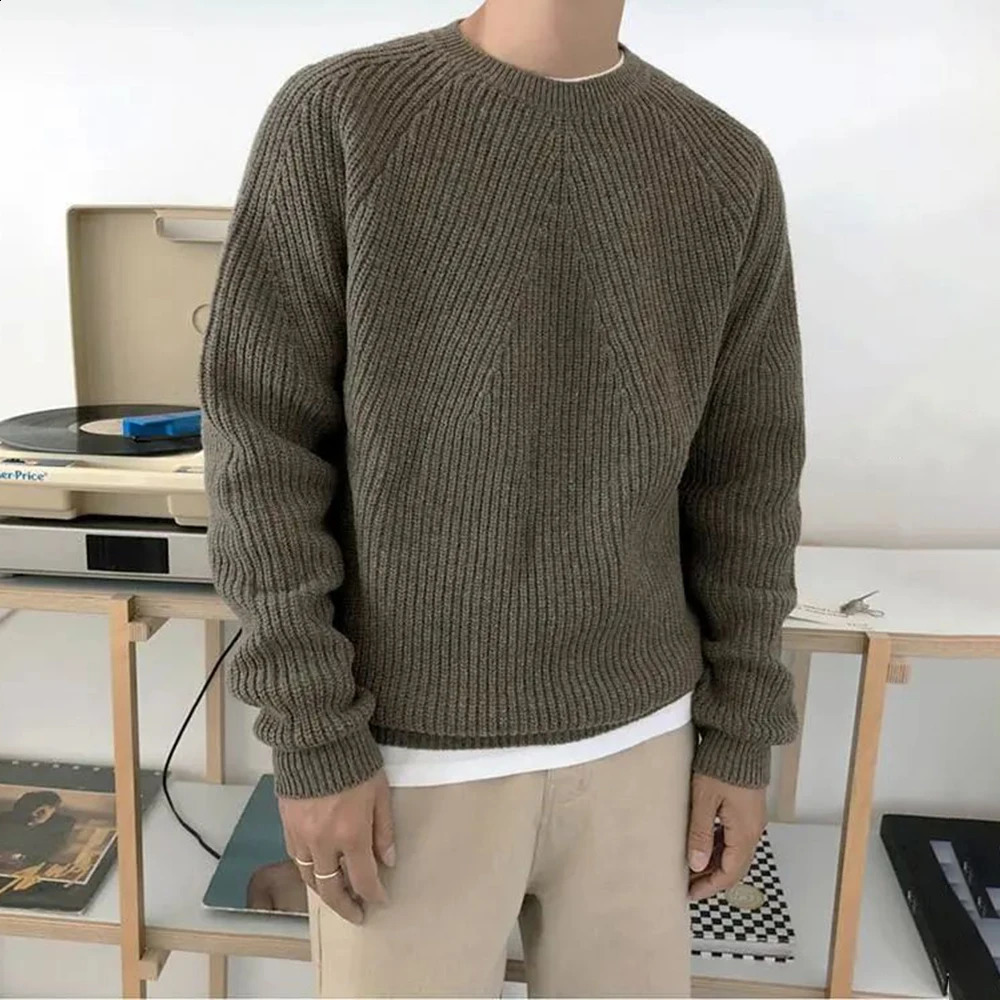 Mens autumn and winter Korean loose round neck knitted sweater gender neutral casual solid color simple sweater neutral 240829