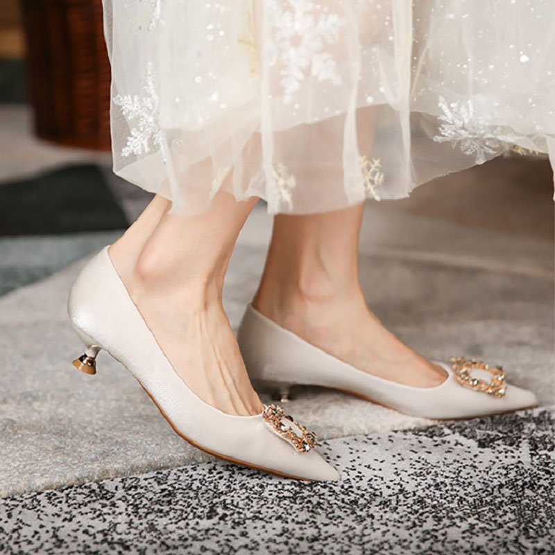 New Women's Wedding Shoes Silk Pumps Pointed Toe Boat Shoes Square Rhinestone Low Heels Dress Shoes Velvet Zapatos mujer 1024N