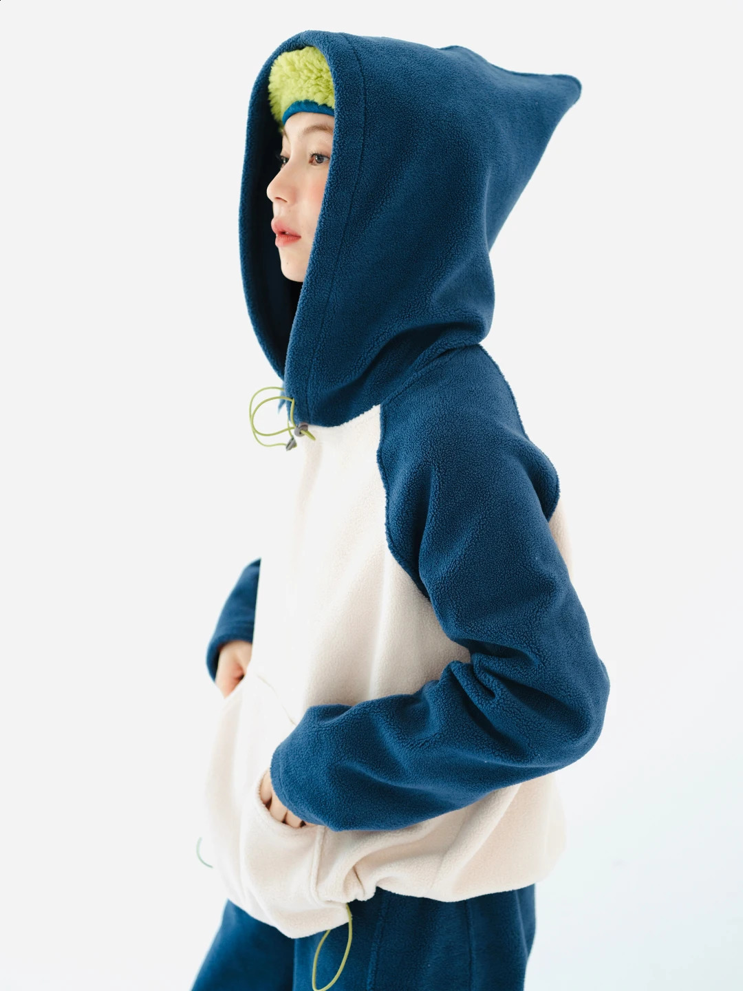 Imakokoni original n long sleeved color hooded sweater with pockets for casual warmth winter top 223904 240827