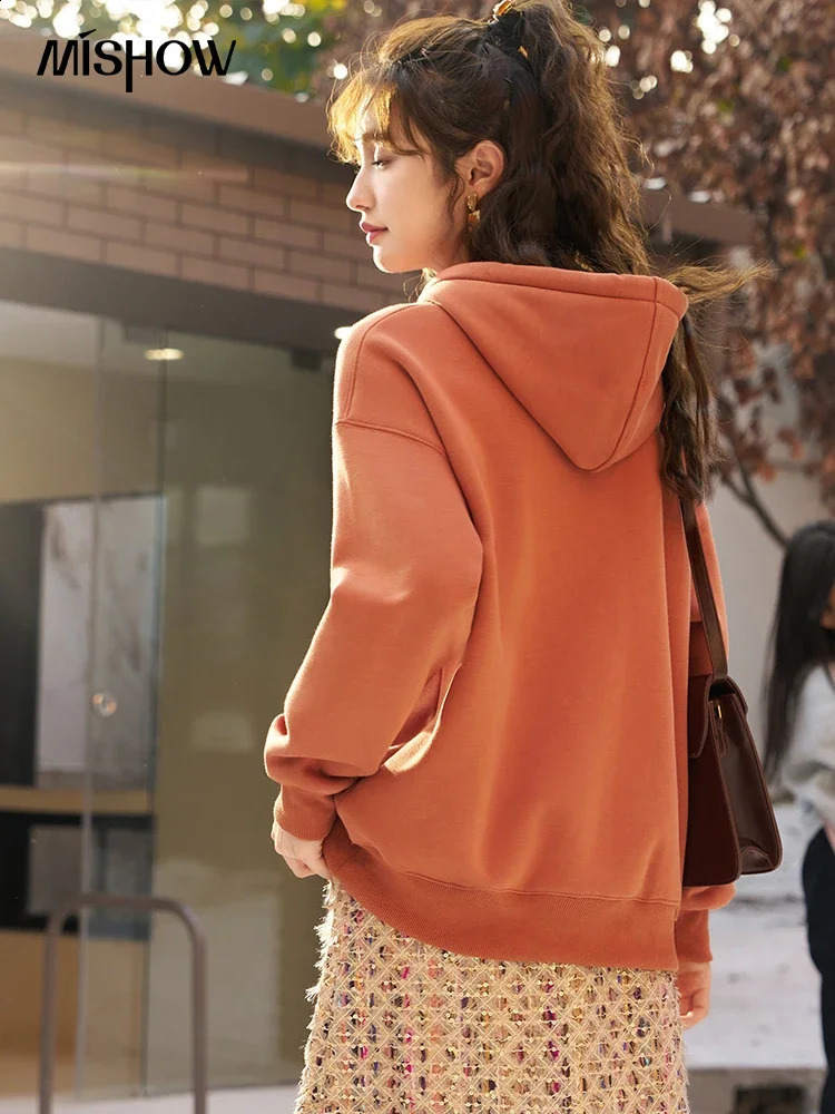 MISHOW Retro Hoodie Womens Casual Loose Kangaroo Pocket Letter Printing Super Large Cap Sweater with Velvet Thick MXC57V0062 240827