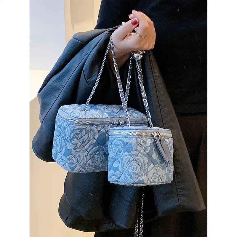 Light y printed denim cross body with a sense of for women style checkered small square casual mini bucket bag 240830 3248