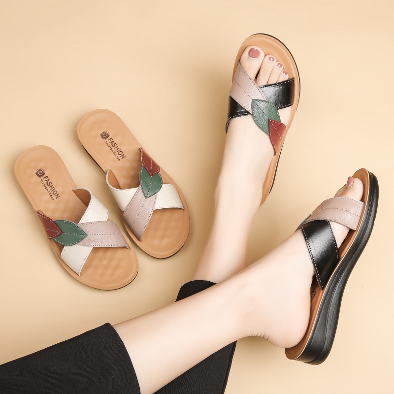 Outside Wear Slipper Summer Women's Flat Sandals Women's Leather Slipper Fashion Splicing Color Slipper Comfortable Leather