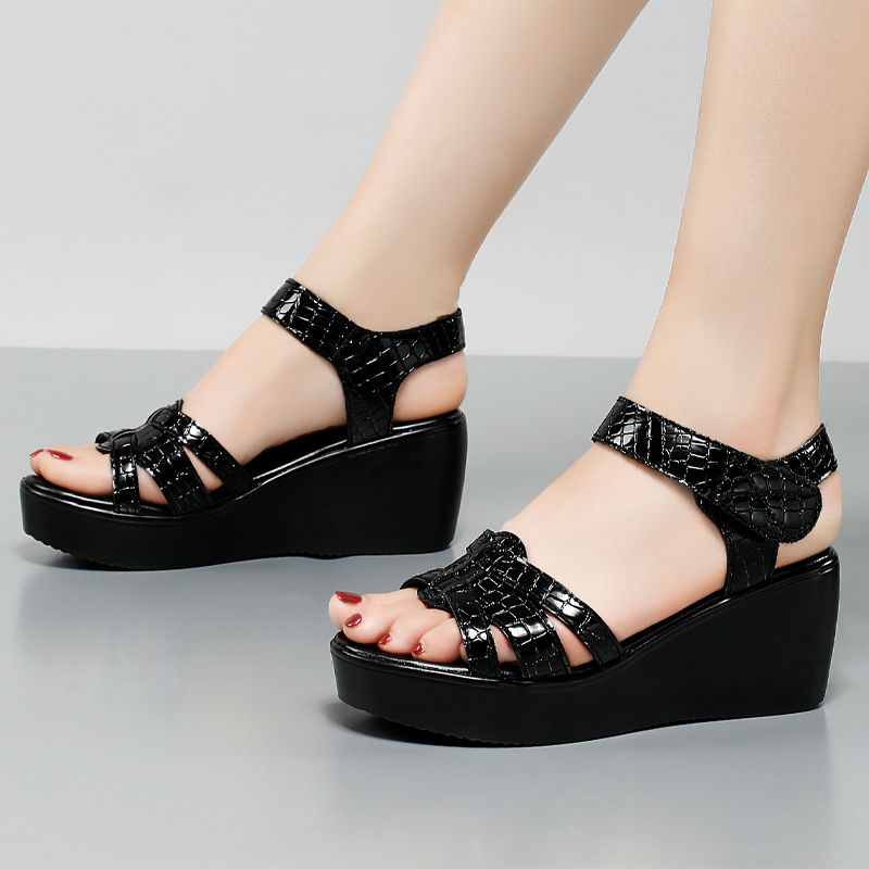 Small Size 32-43 Fashion Patent Leather Shoes Women's Platform Wedges Sandals 2024 Summer Med Heels Sandals Office Beach Mom