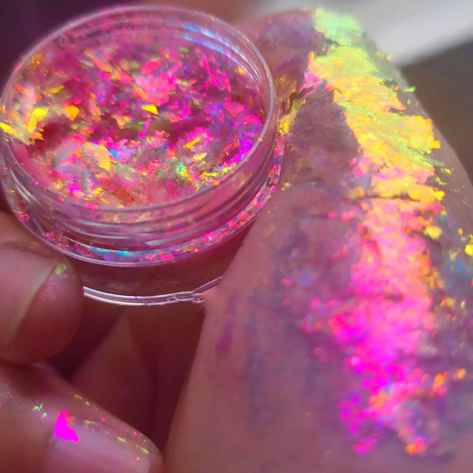 Sparkly chameleon nail protein stone magic mirror aurora thick nail sequins pigment eye shadow color shift mermaid nail chrome dust 240829