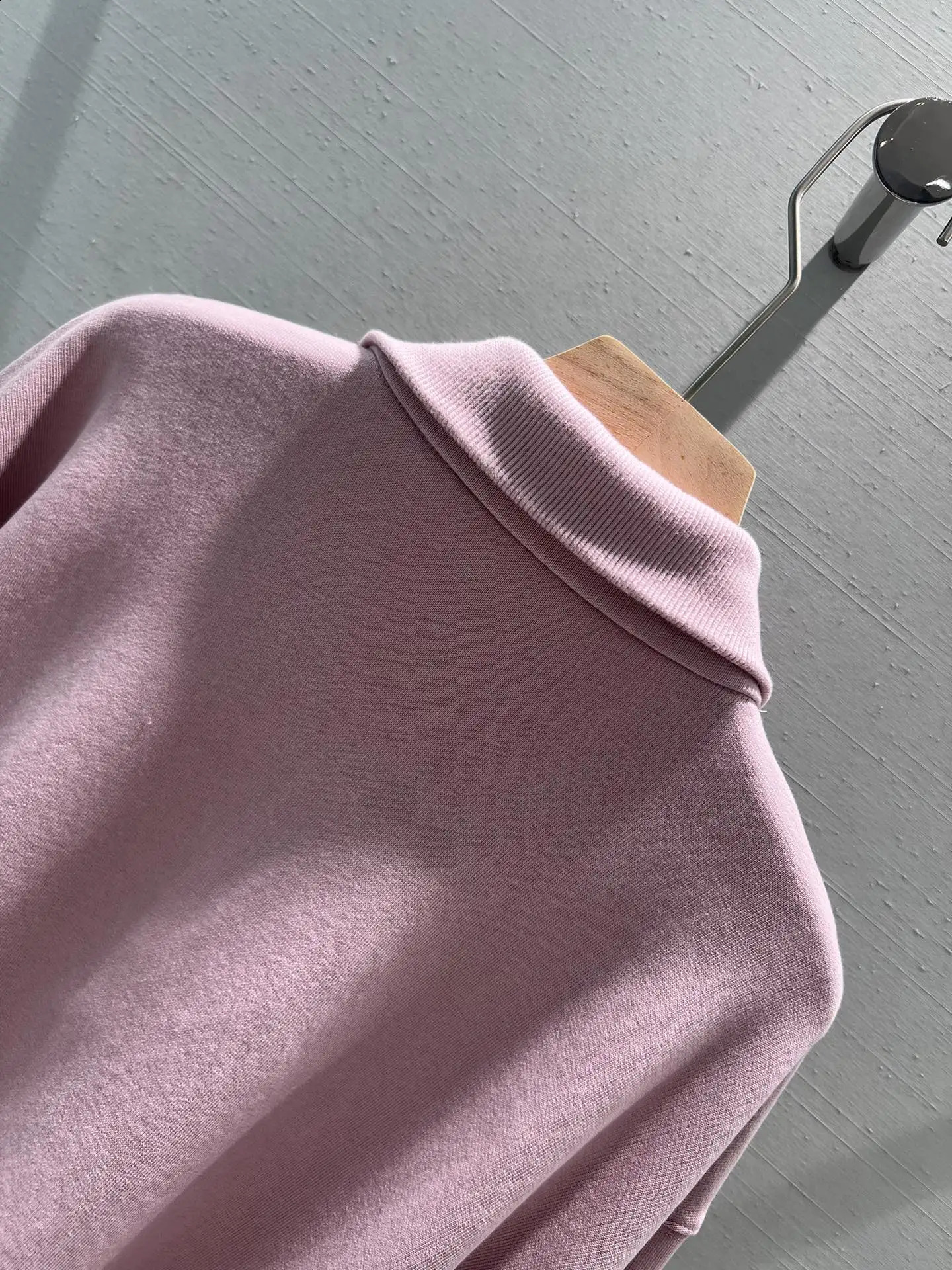 24 AutumnWinter Half Zipper Collar Old Patch Inlaid Loose Long Sleeve Sweater Jacket Black Pink 240827