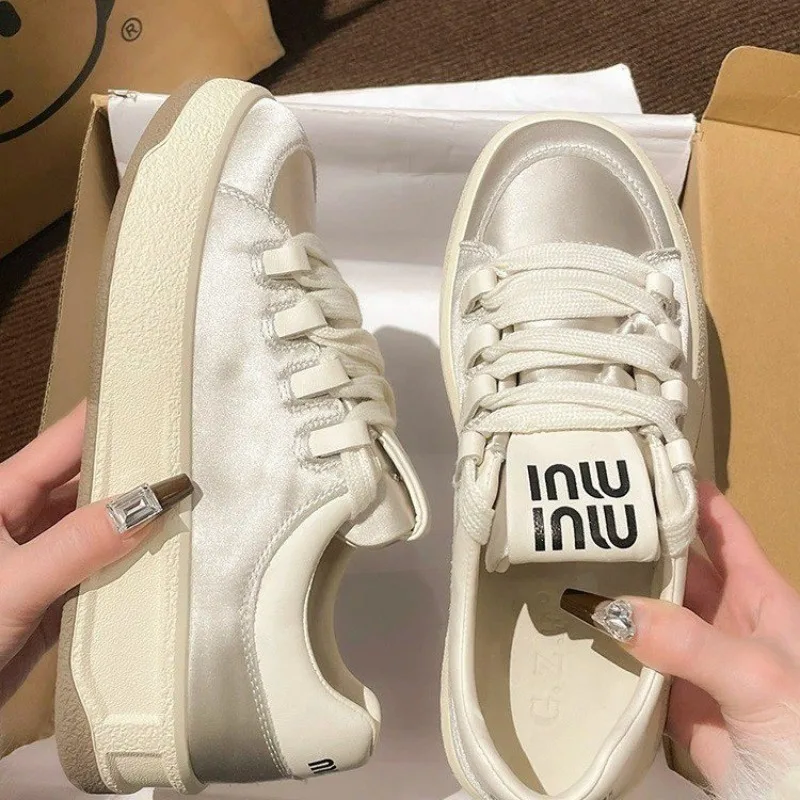 Leather Flat Ladies Running Shoes NEW Lace-up Casual Sneakers Fashion Painted Graffiti Lace Up Sports Shoes for Women 8b7e