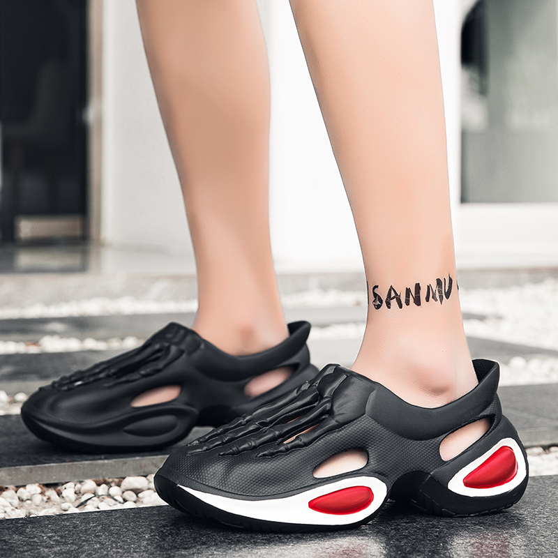Fashion Men Slippers Sandals Beach Outdoor Slip-on Clogs Garden Shoes Soft EVA Comfortable Sandals Mens Indoor Home Slippers New