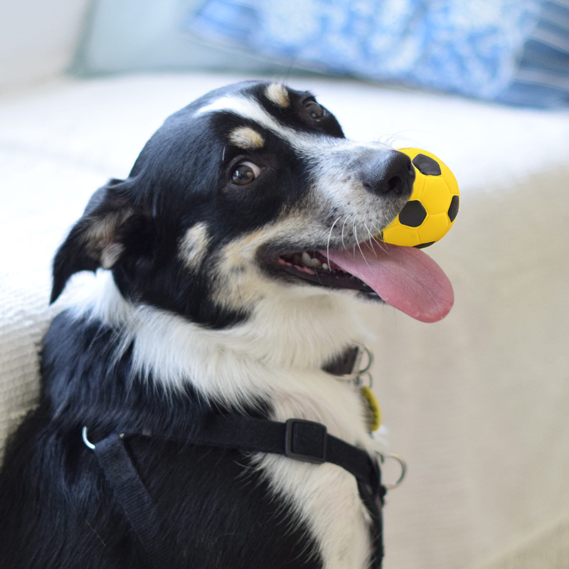 Factory Direct Sales Pet Latex Sound Soccer Soft And Bite Resistant Teeth Cleaning Toy Ball Wholesale