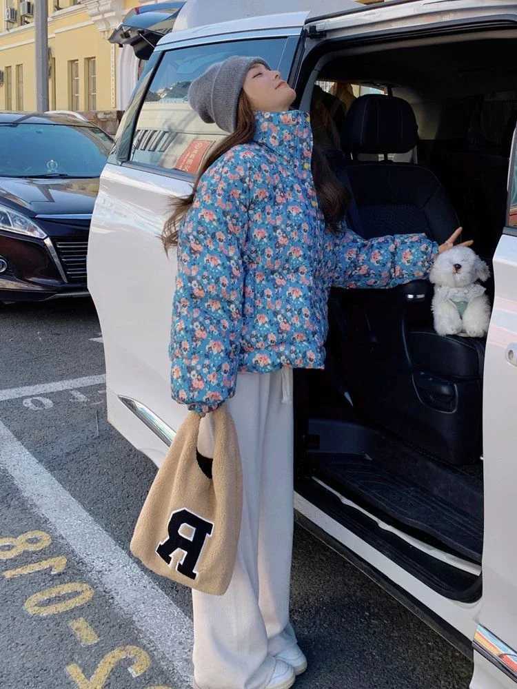 Women's Down Parkas Womens tailored floral bedding jacket floral print lightweight apron coat zipper style stand up collar warm jacket Y240824EVT