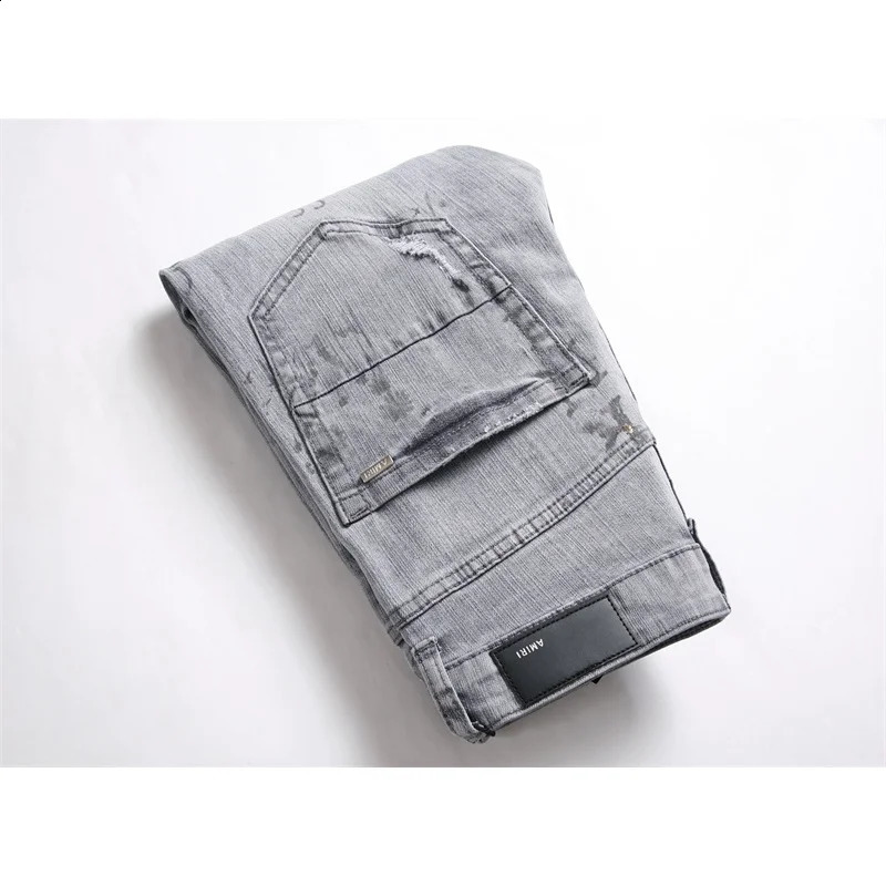 High end Personalized Grey Letter Printed Tight Street Leg Mens Jeans Hip Hop Street Jeans 240829