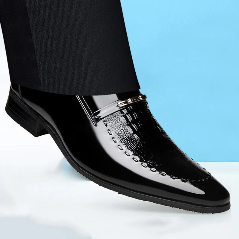 Men Dress Italian Leather Shoes Slip on Fashion Men Leather Moccasin Glitter Formal Male Shoes Pointed Toe Shoes for Men 260316