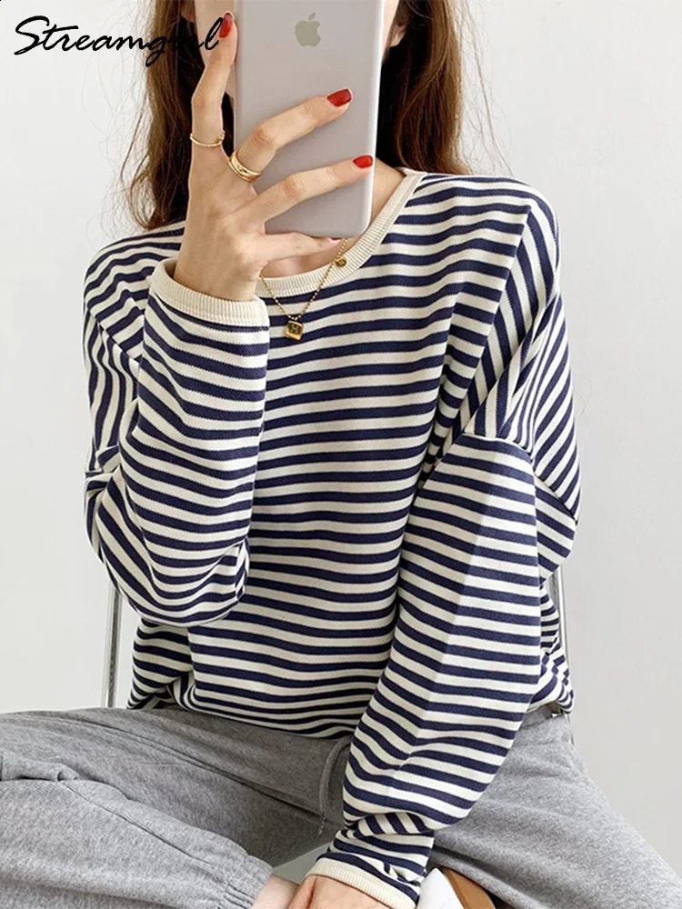 Black and white striped oversized womens sportswear autumn loose thin long sleeved top 240827