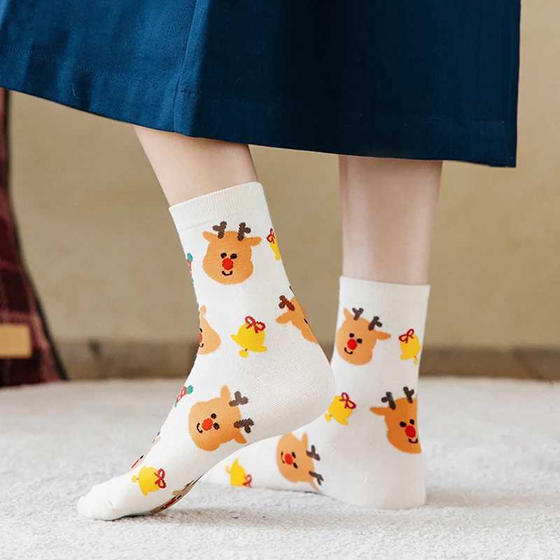 Men's Socks 4 pairs of Christmas socks for men and women cute cartoon ins trendy long socks Y240830VB5W
