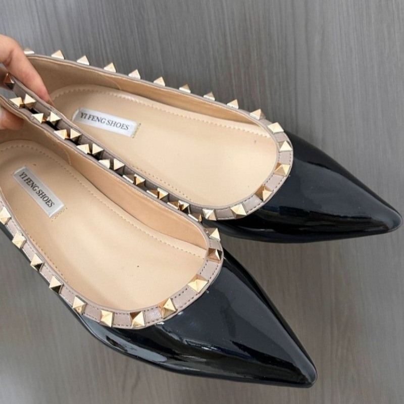 Women Flats Shoes 2024 New Popular Classic Patent Leather Rivet Flat Loafers Shoes for Women Ballet Mary Jane Sneakers Women
