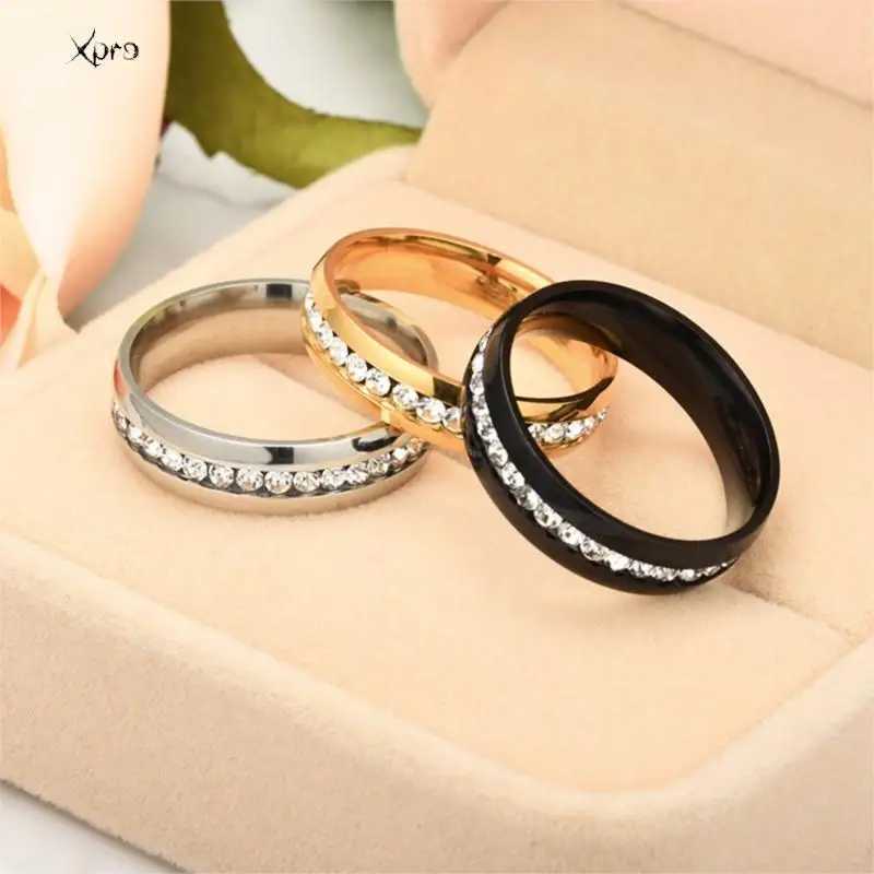 Fashion Crystal Stainless Steel Couple Ring Mens Titanium Steel Wedding Ring Engagement Ring Anniversary Jewelry Gift W240829