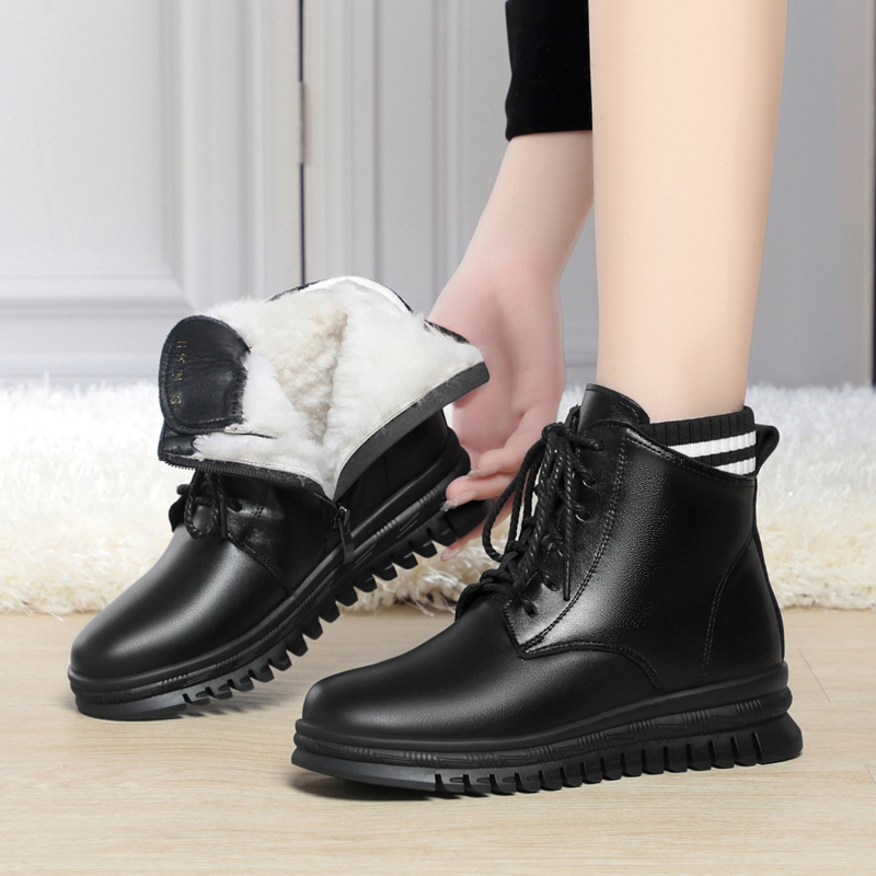 AIYUQI Women Winter Boots 2024 New Genuine Leather Wool Warm Women Snow Boots Women Short Boots Large Size Anti slip Mom's Boots