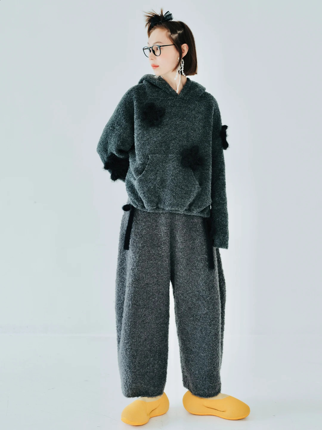 IMAKOKONI Original n Hoodie Long Sleeve Pull Knitted Flower Embroidered Pocket Top for Women 223783 240827