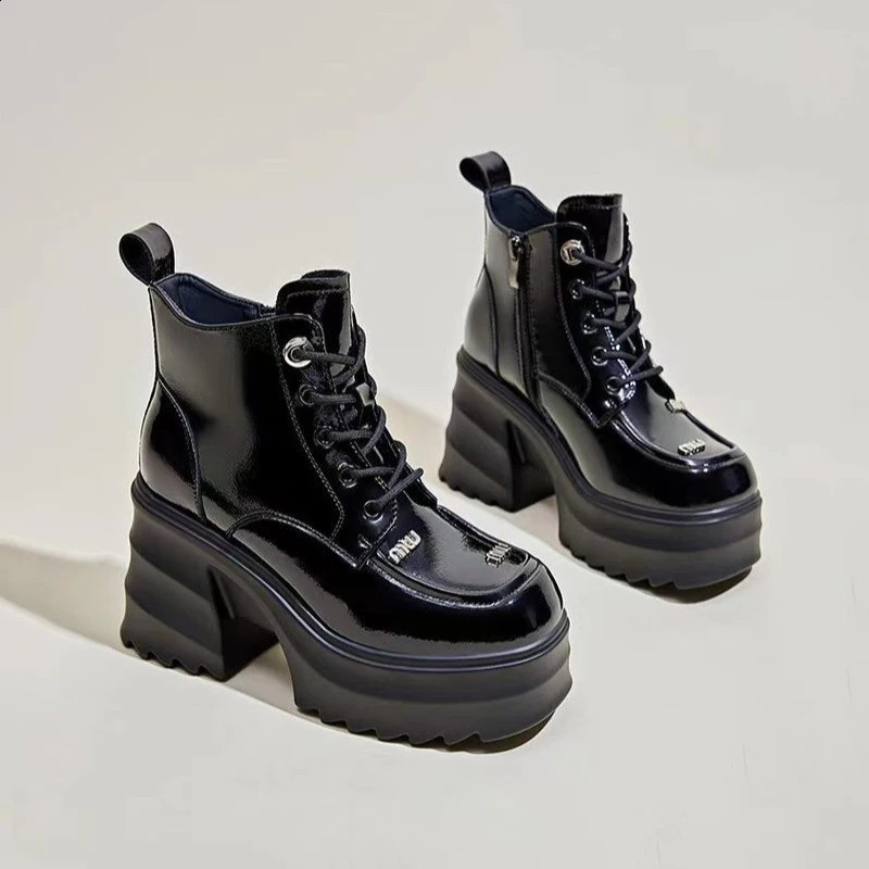 Punk Style Thick Bottomed Platform Boots For Women Fashionable High Top European American Fashion Leather Black Ankle Boots 240830