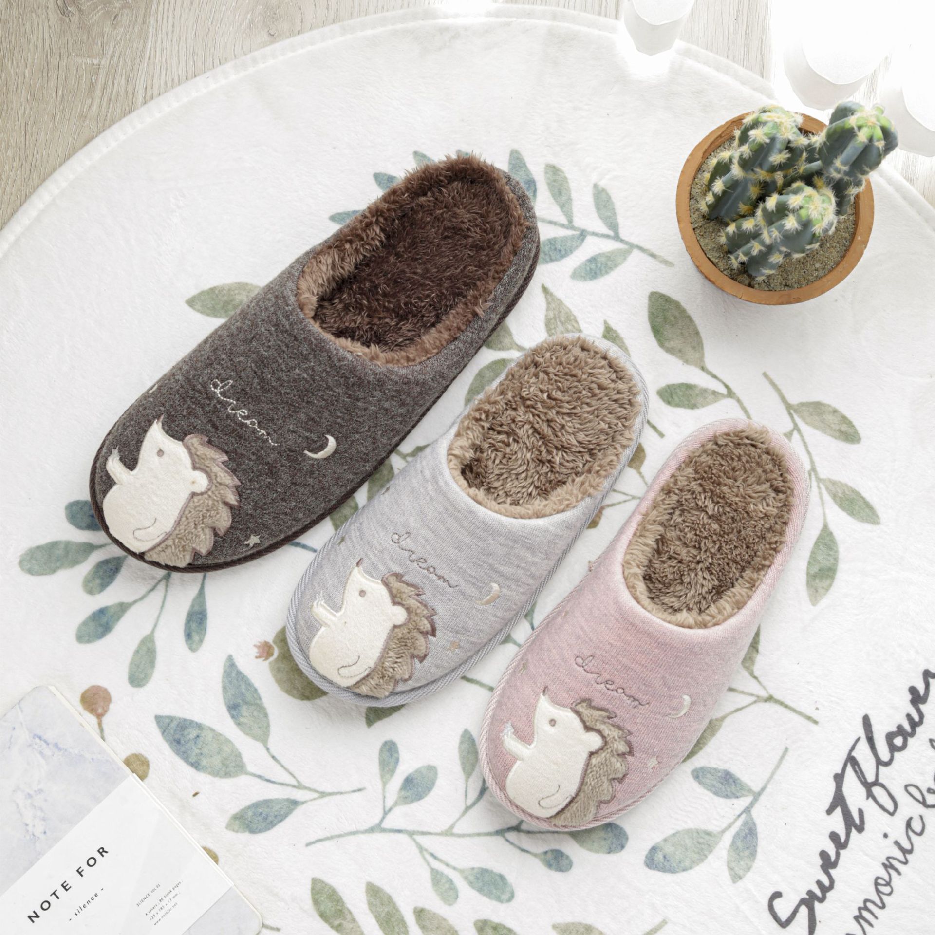 Winter Cartoon Embroidery Cute Hedgehog Women Fur Slippers Family Cotton Shoes Bedroom Mute Soft Soles Warm Men Fluffy Slides Fd8