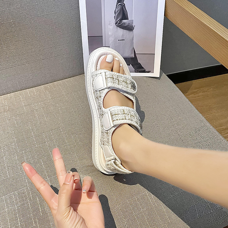 Women 2024 Fashion Sandals Summer New Flat Embroidery Casual Roman New Designer Shoes Platform Sandal