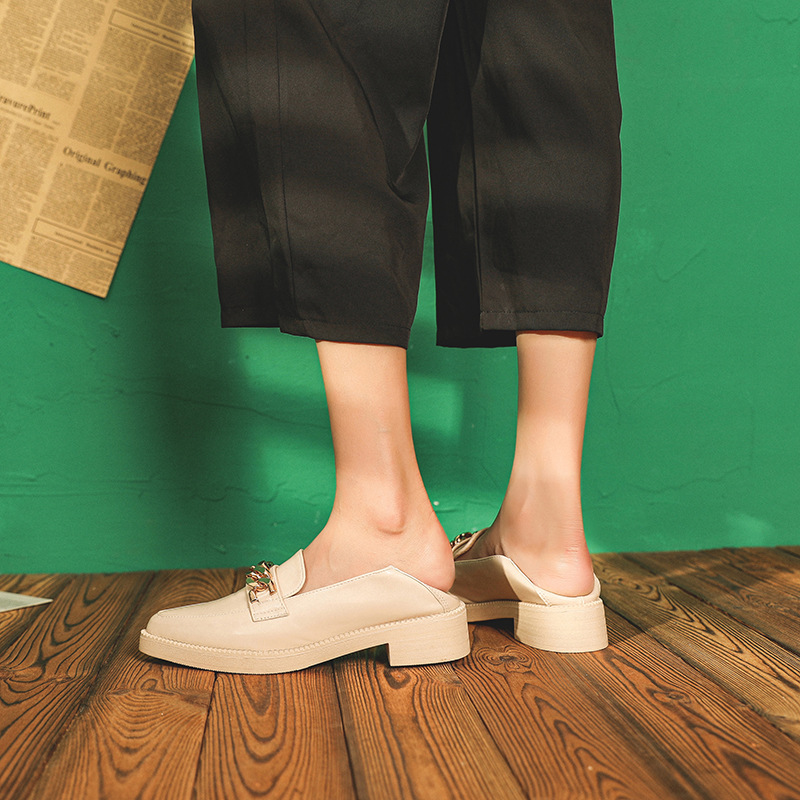 2023 Delicate Pointed Toe Chain Loafers Women Small Leather Shoes Oxfords Ladies Slip On Office Dress Mocasines Femme Sneakers