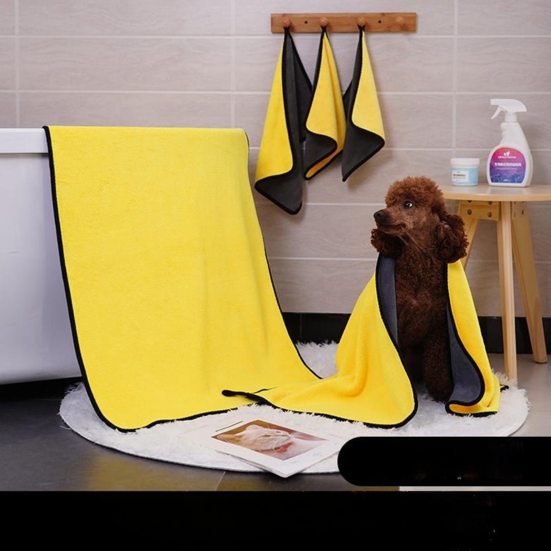 Pet Dog Absorbent Towel Microfiber Dog Bathing Towel Dog Bathrobes Wiping Cloth
