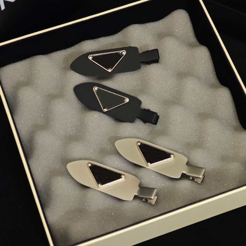 Triangle Logo Designer Hair Clip Black Vintage Luxury Hair Barrettes Autumn New Birthday Love Gifts Girl Hair Jewelry High Quality Duckbill Hair Clip