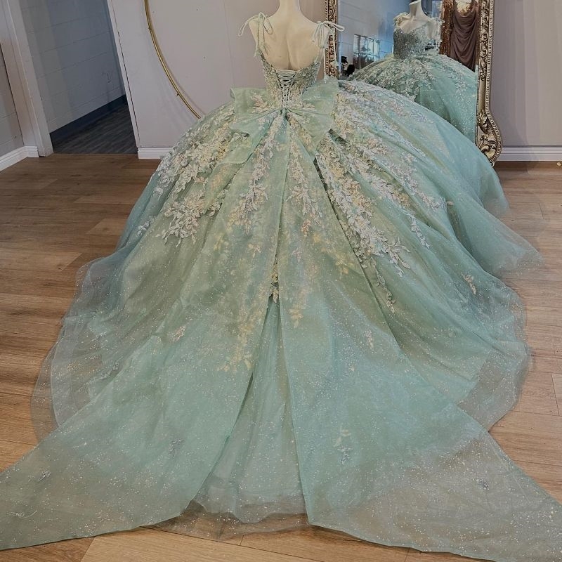 Sage Green Sweetheart Quinceanera 2024 Spaghetti Strap Applique Lace Beads Tull Ball Gown Sweep Train Bow Prom Dress vestidos de 15