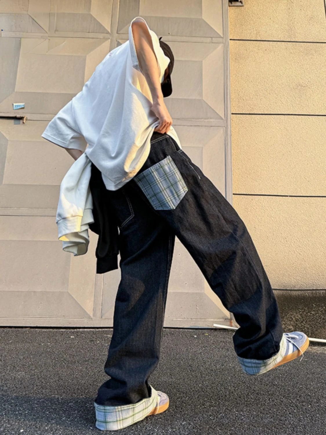 American Street Trend Red Checkered Rolled Edge Patchwork Jeans Men Vintage Hip Hop High Street Vibe Straight Leg Wide Leg Pants 240829