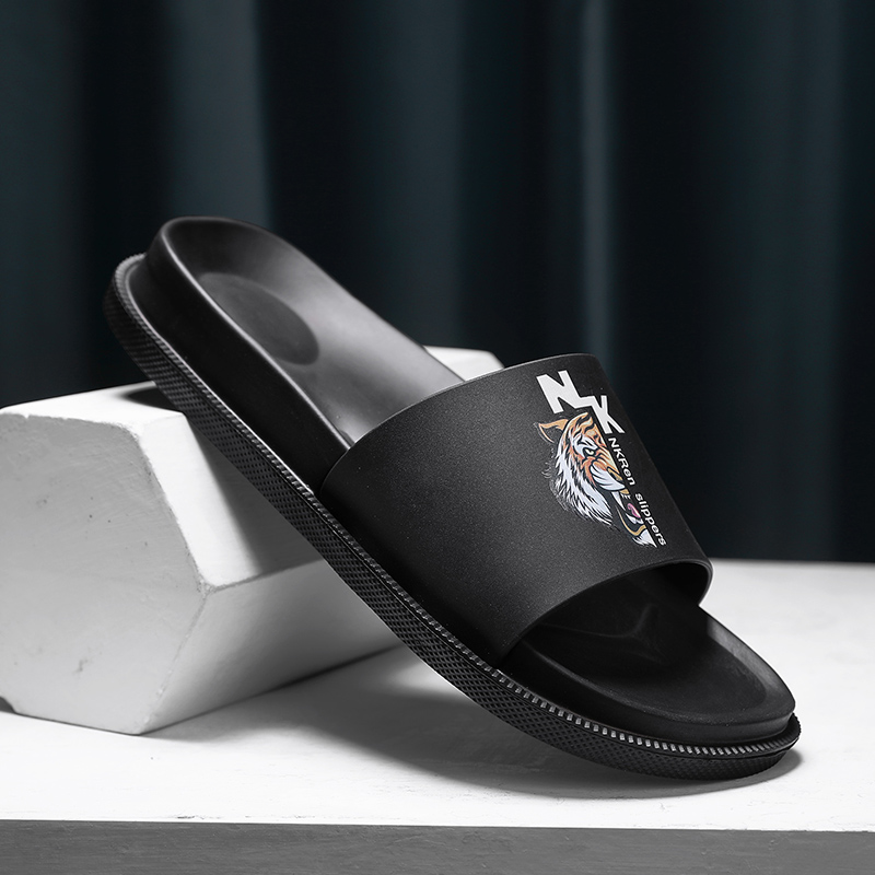 Summer Men Slippers Outdoor Indoor Designer Black Slippers Luxury Men Thick Fashion Beach Platform Home Shoes Non-slip Sandals