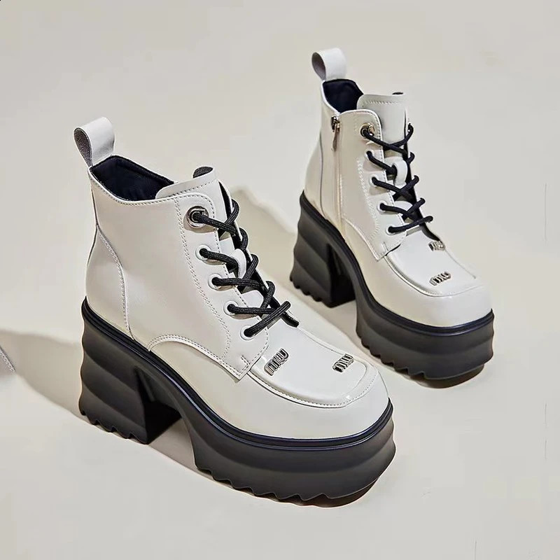 Punk Style Thick Bottomed Platform Boots For Women Fashionable High Top European American Fashion Leather Black Ankle Boots 240830