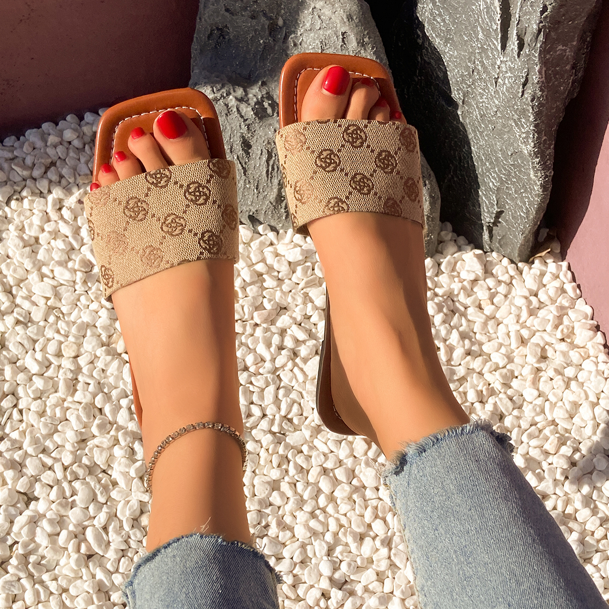 Women Slippers Print Random Flats Shoes Casual Sandals Summer New Brand Women Shoes Designer Slides Femme Beach Flip Flops