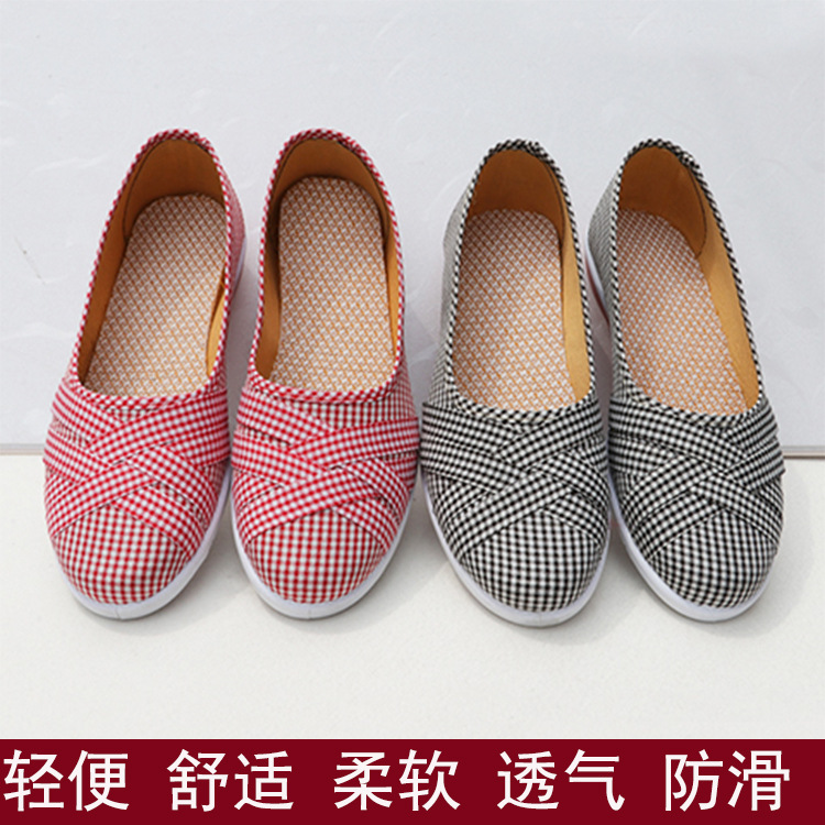 2025 NEW Gingham New Women Flat Fashion Canvas Middle aged and Elderly Mother Comfortable Women s Slip on Casual Shoes d s