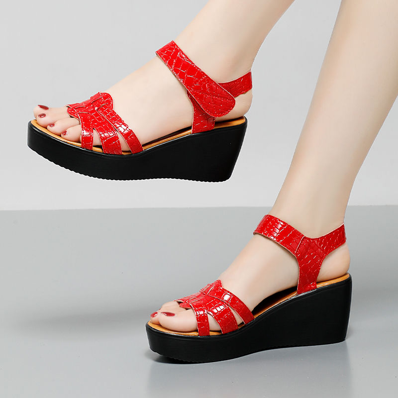 Small Size 32-43 Fashion Patent Leather Shoes Women's Platform Wedges Sandals 2024 Summer Med Heels Sandals Office Beach Mom