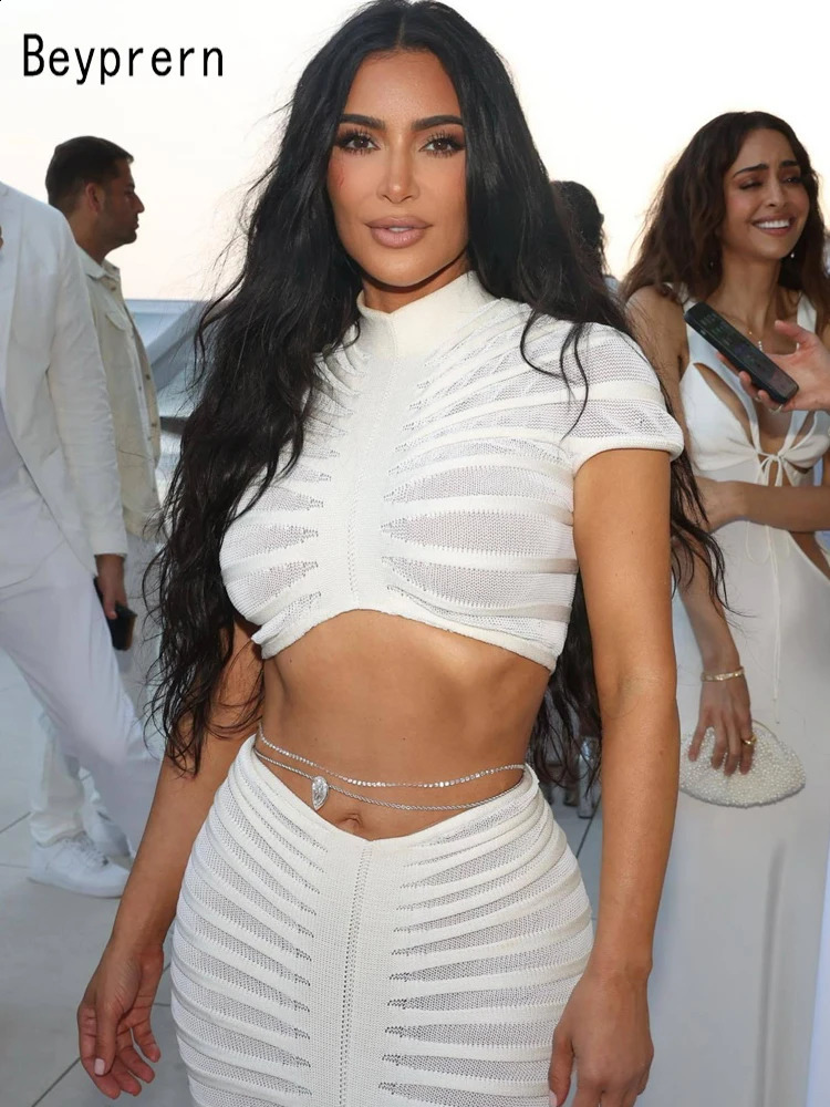 Beyprern Kim Kardashians Sheer White Knit Two-Piece Dress Elegant See-Through Sweater Crop Top And Skirt Set Festival Outfits 240829