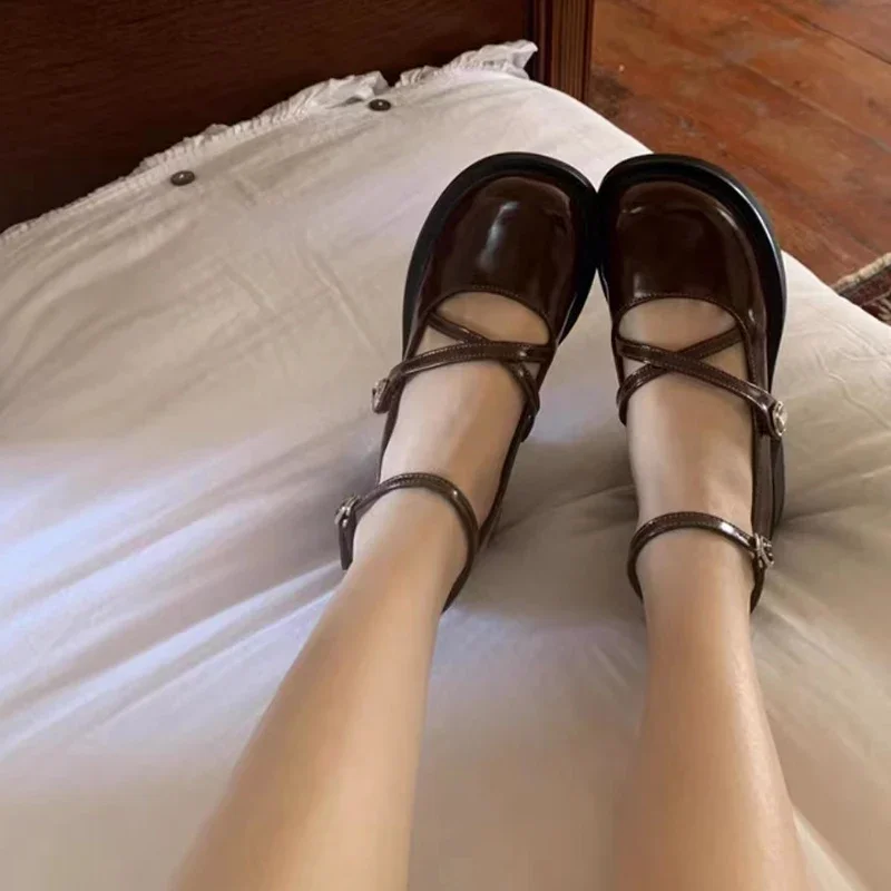 2025 new Fashion Cross Strap Thick Heels Pumps Women New Black Brown High Heel Woman Round Toe College Style 37e2